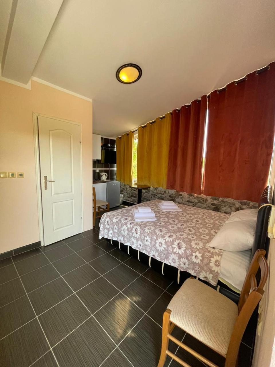 Apartments Villa-G Lustica 蒂瓦特 外观 照片