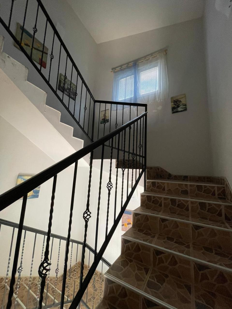 Apartments Villa-G Lustica 蒂瓦特 外观 照片