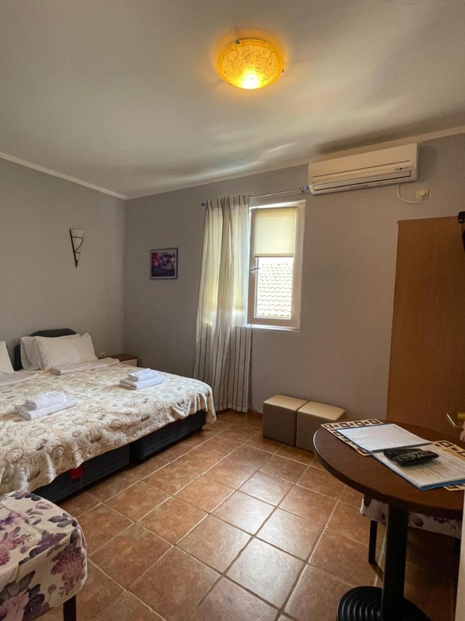 Apartments Villa-G Lustica 蒂瓦特 外观 照片