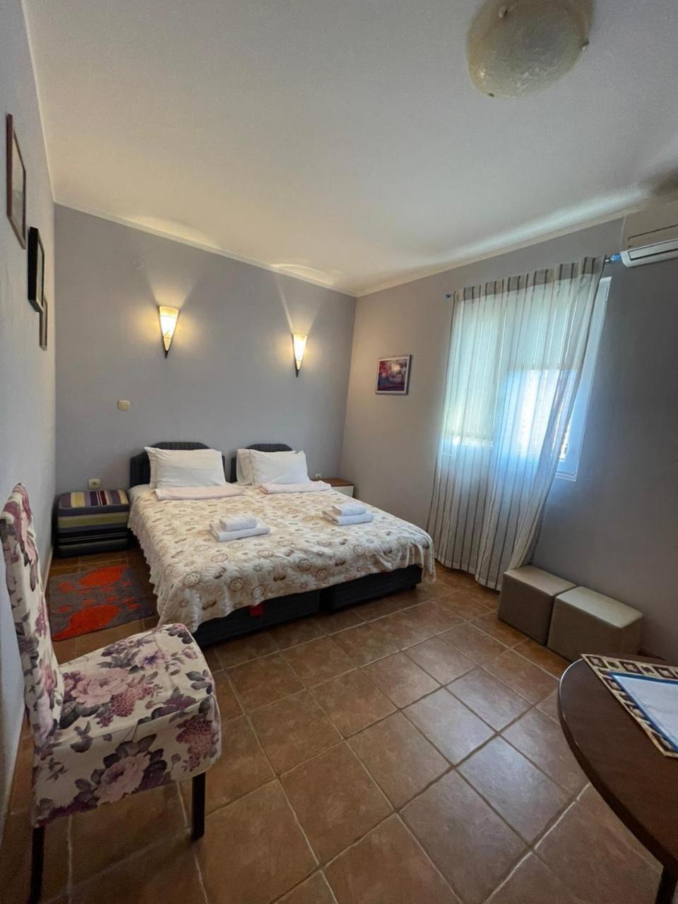 Apartments Villa-G Lustica 蒂瓦特 外观 照片